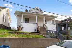 featured image of 604 Hart St