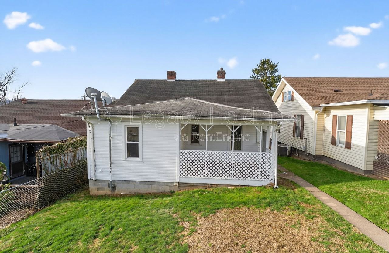 604 Hart St - Photo 3 of 31