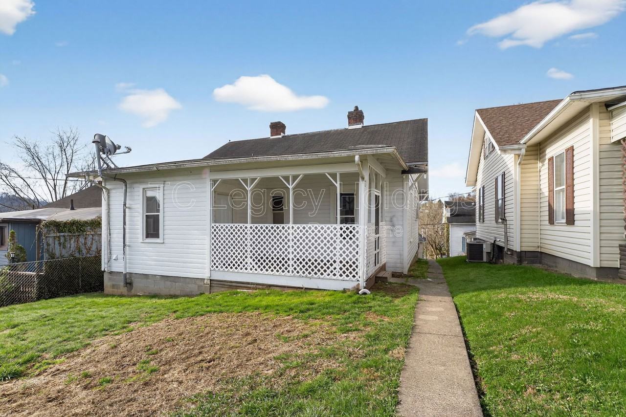 604 Hart St - Photo 4 of 31