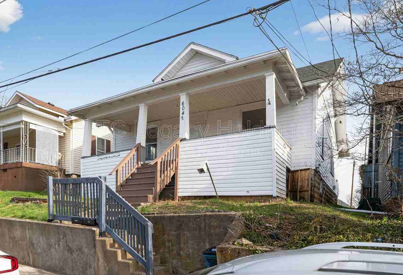 604 Hart St - Photo 6 of 31