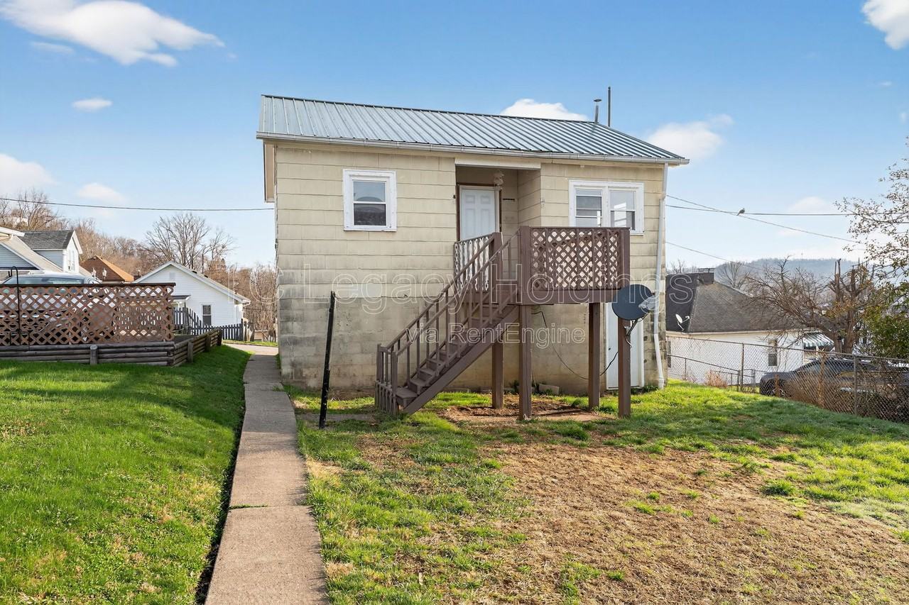 604 1/2 Hart St - Photo 5 of 31