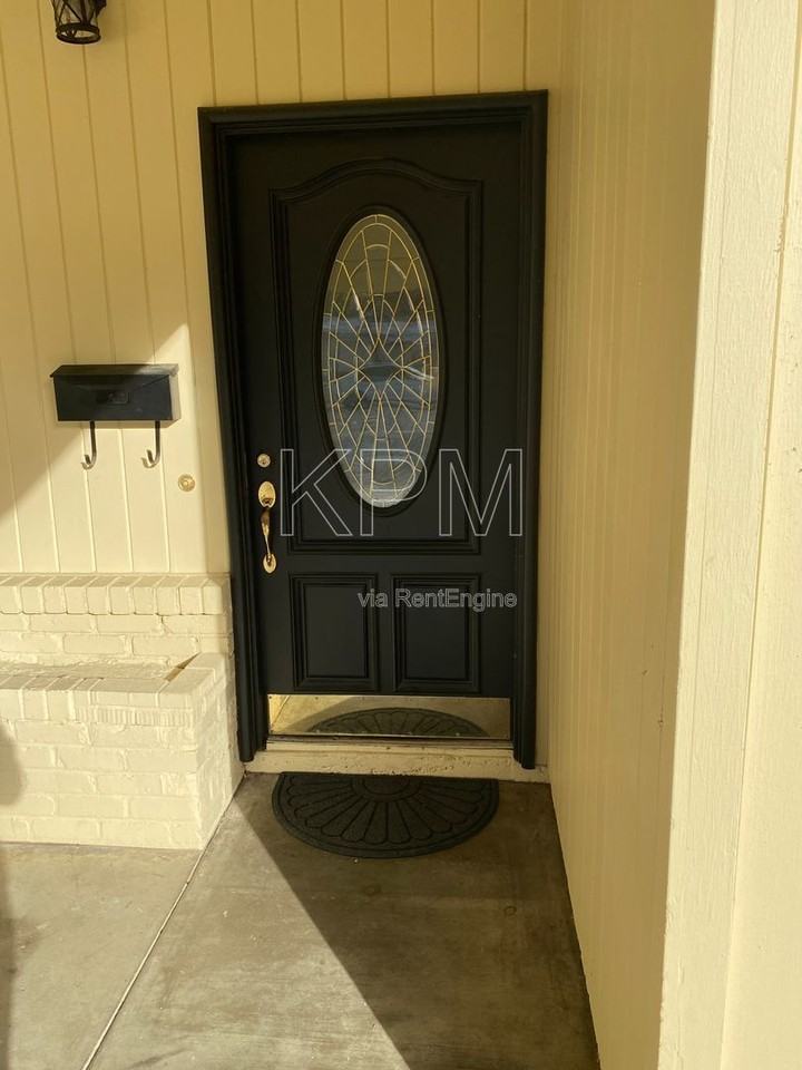 1851 Porter Way - Photo 2 of 25