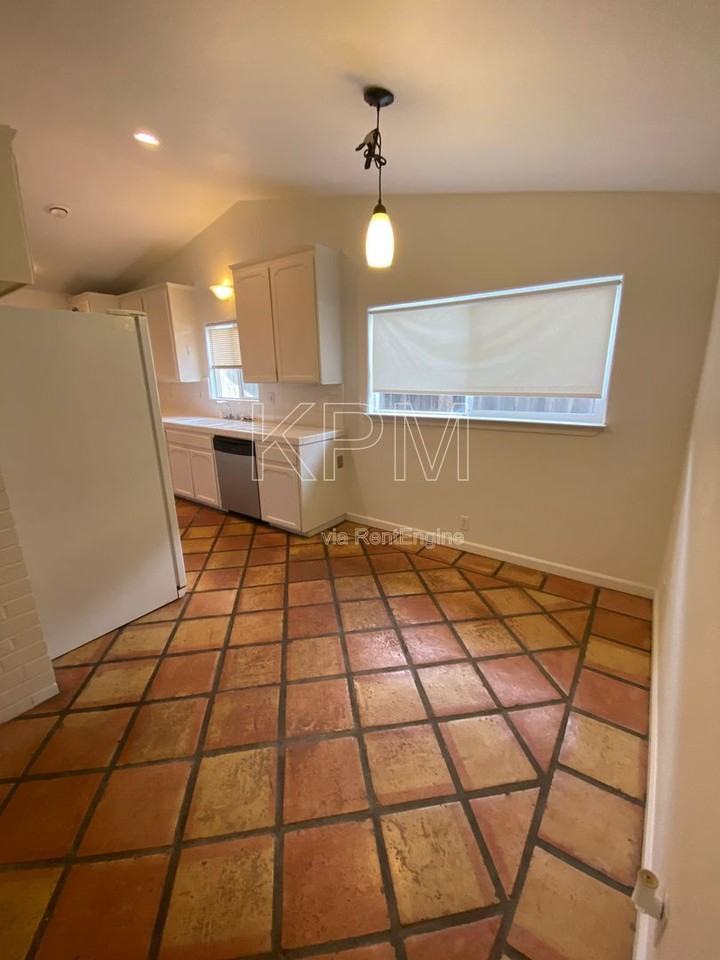 1851 Porter Way - Photo 4 of 25