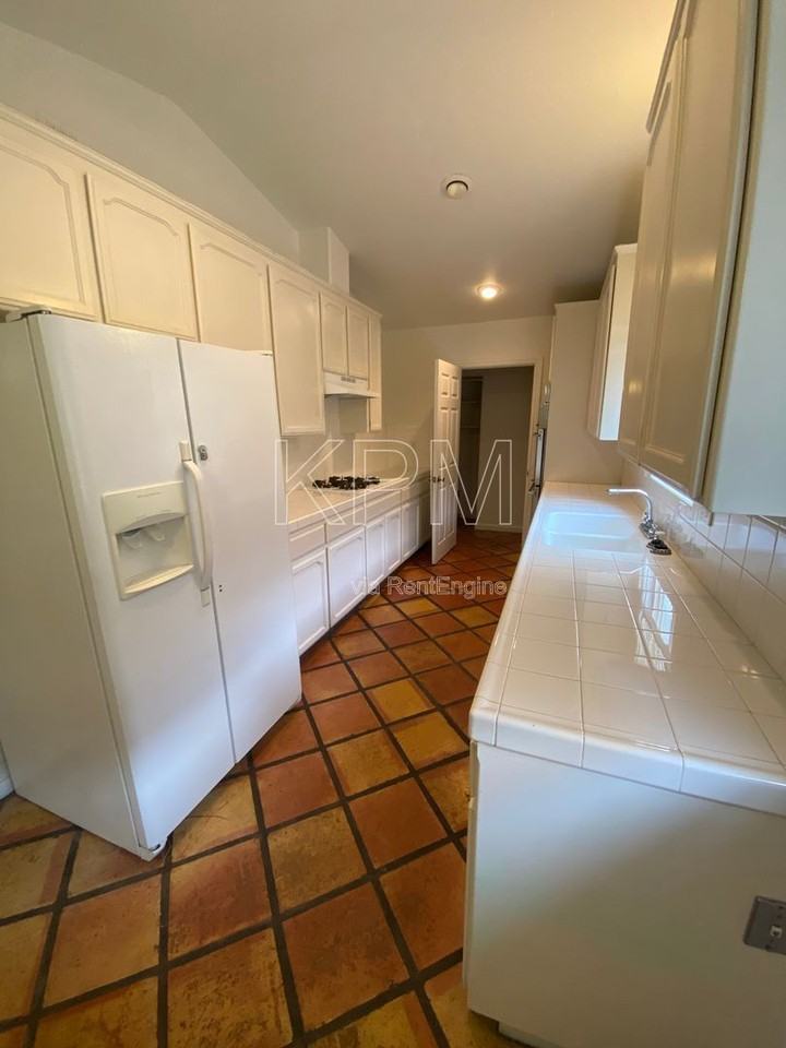 1851 Porter Way - Photo 5 of 25