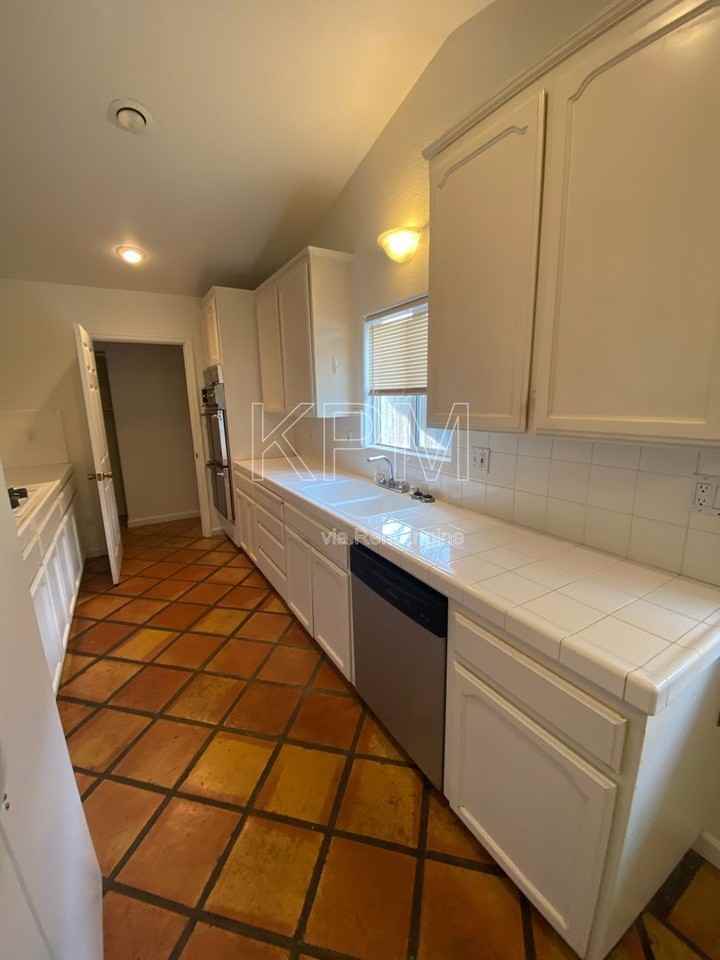 1851 Porter Way - Photo 6 of 25