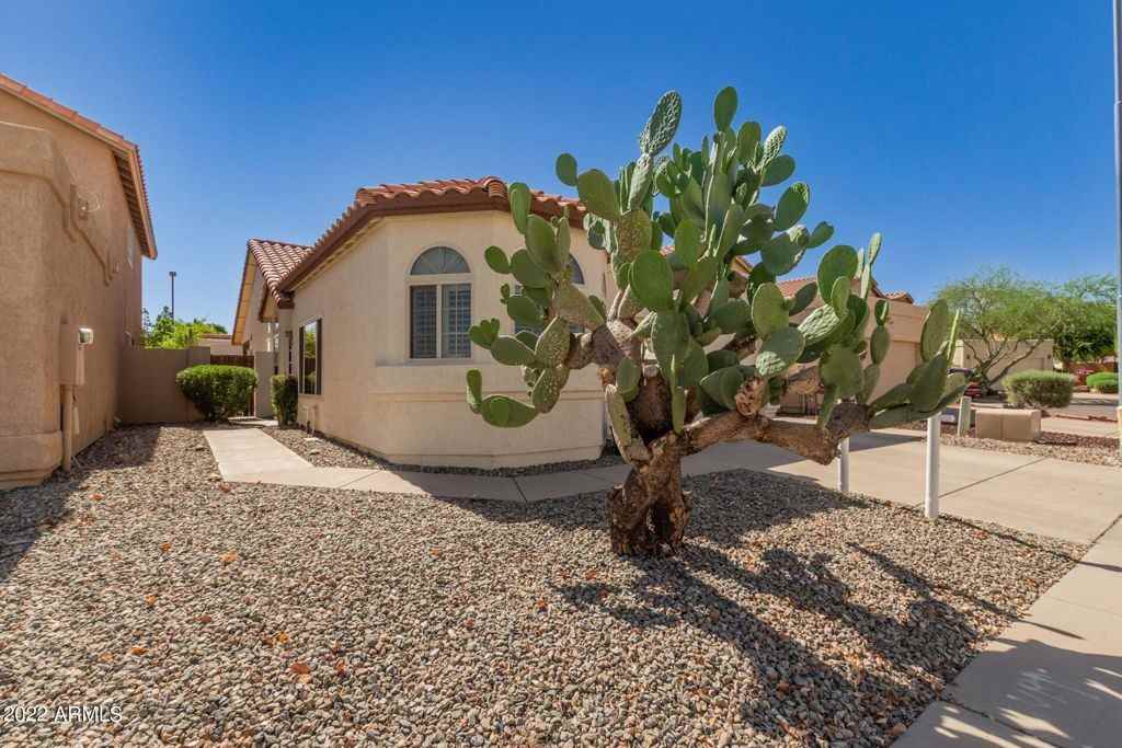 11188 N 110th Pl - Photo 2 of 12