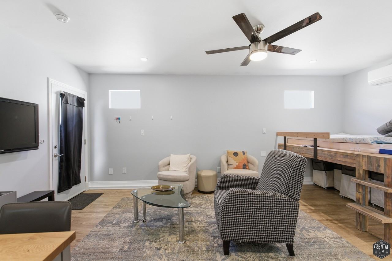 4276 Kenyon Ave - Photo 3 of 15