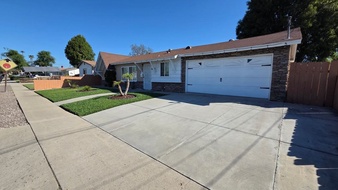 901 Elkelton Blvd - Photo 2 of 29
