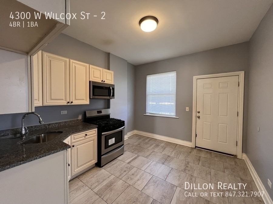 4300 W Wilcox St #2 - Photo 3 of 11