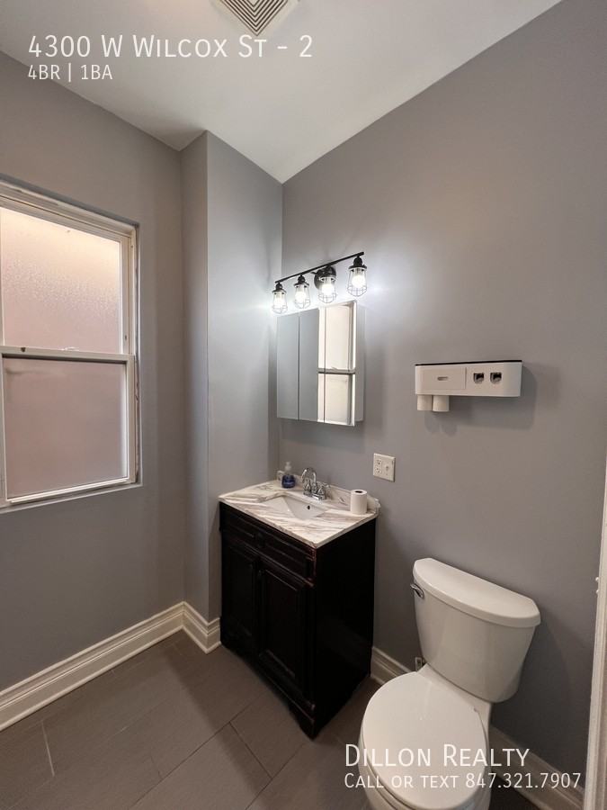 4300 W Wilcox St #2 - Photo 5 of 11