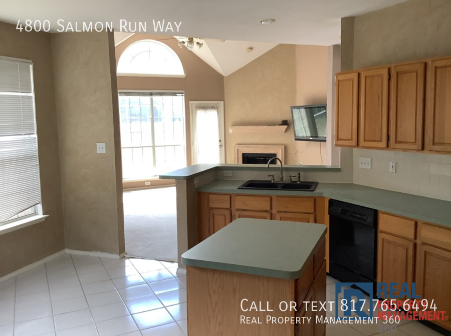 4800 Salmon Run Way - Photo 3 of 9