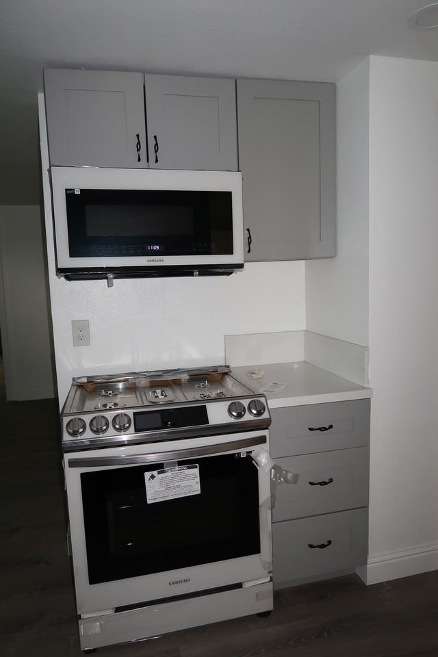 2427 J St #1 - Photo 3 of 11