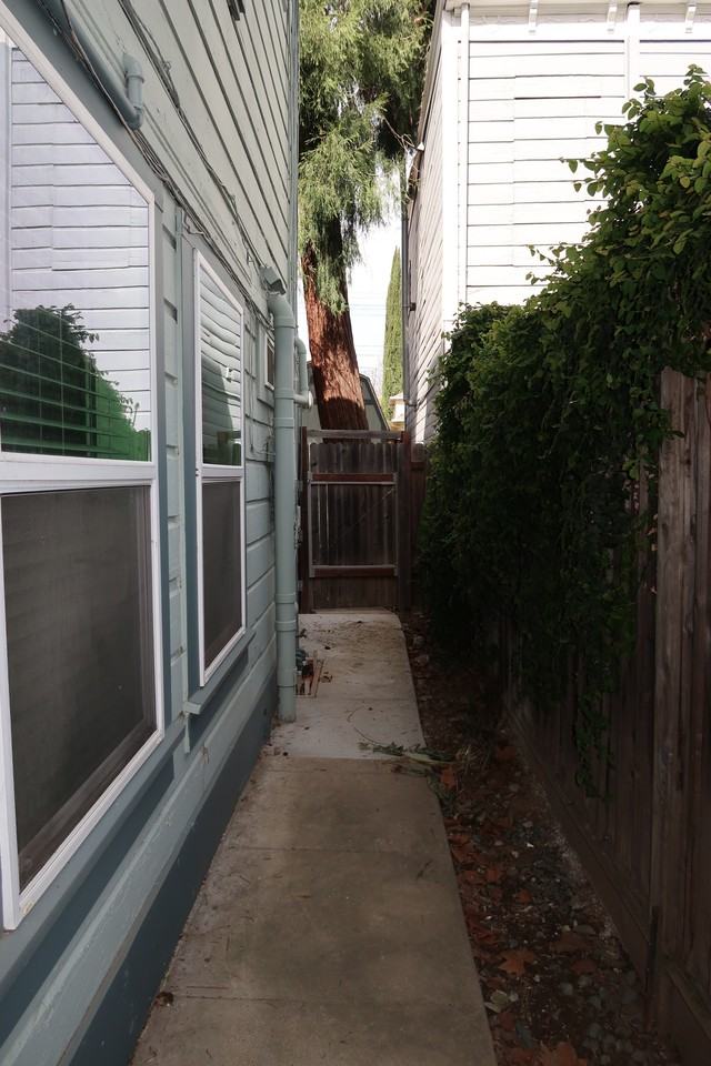 2427 J St #1 - Photo 6 of 11