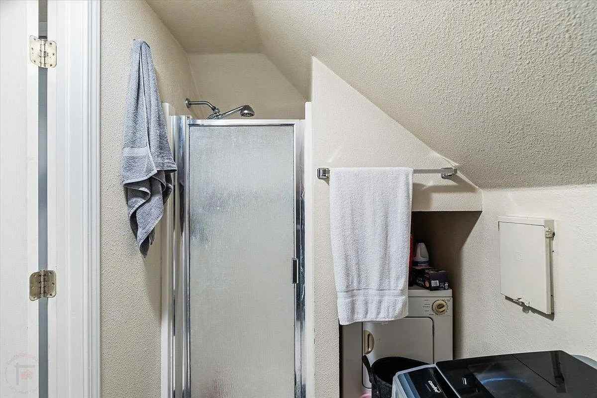 1405 Sacramento St #B - Photo 4 of 7