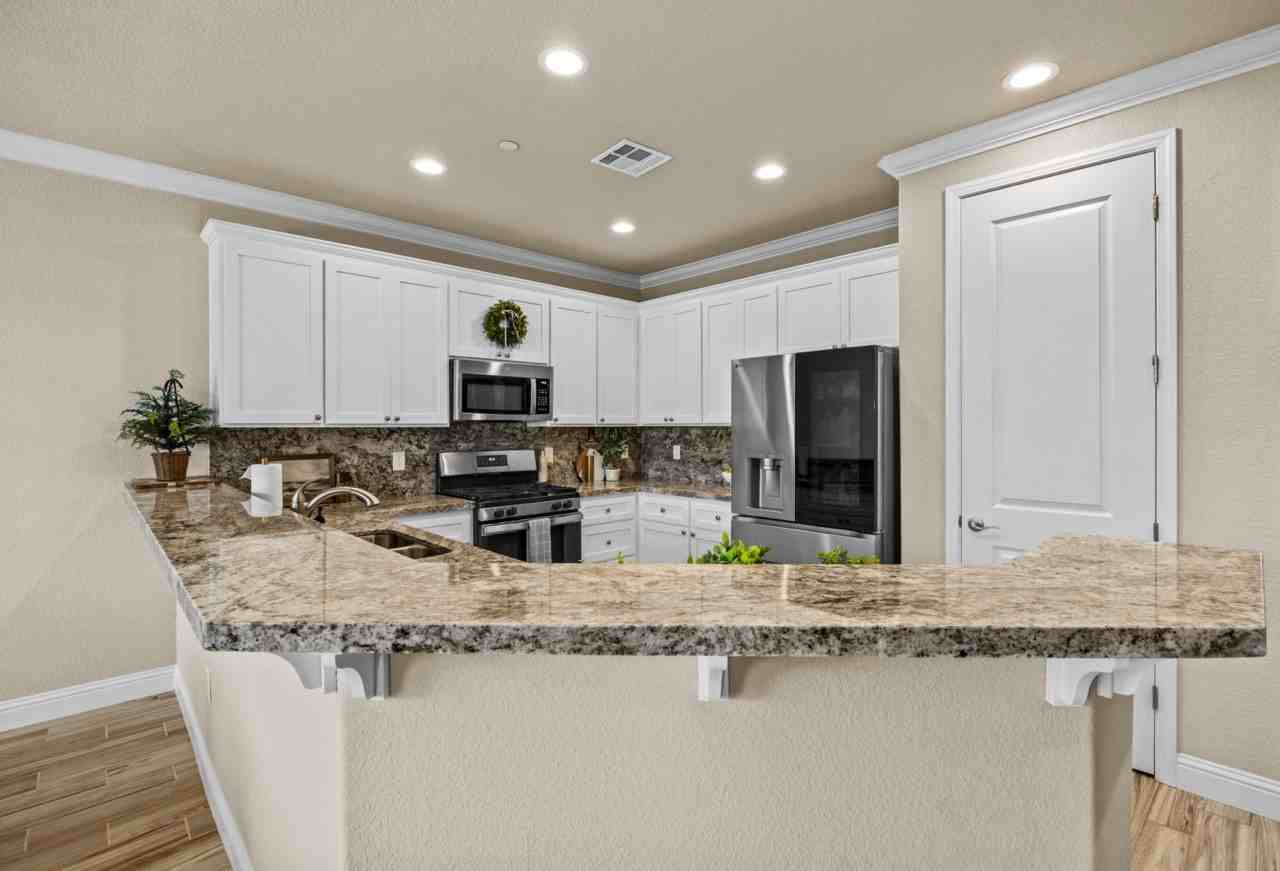 649 Morning Glory Cir #NA - Photo 3 of 17