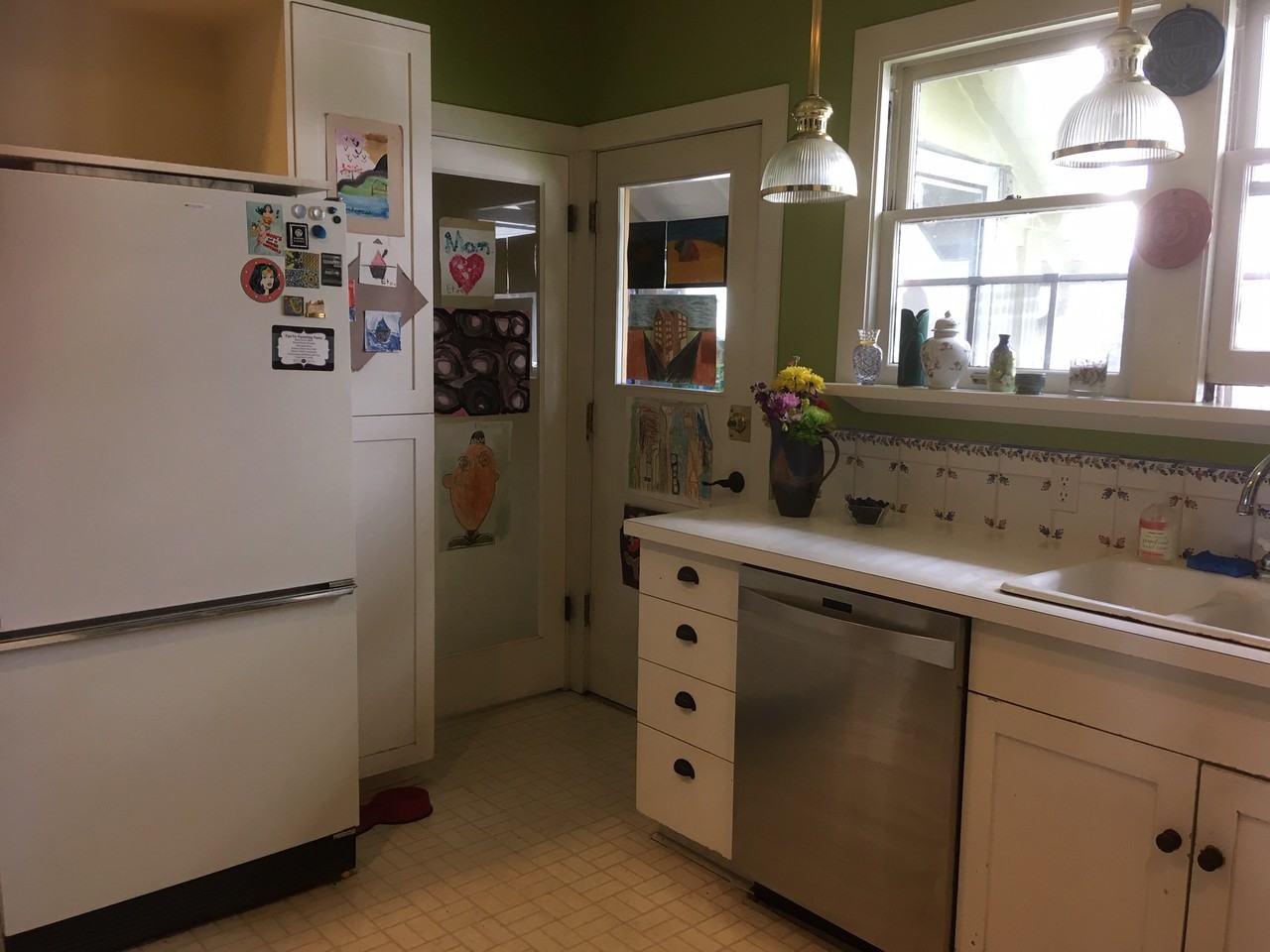 6108 9th Ave Ne #NA - Photo 3 of 5