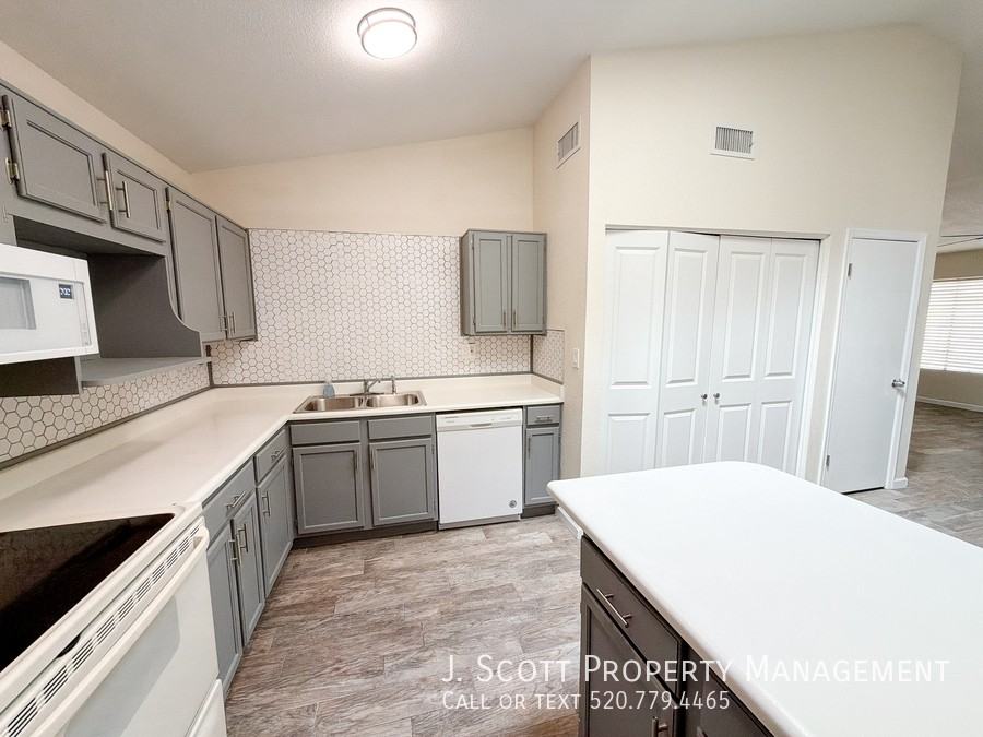 6424 W Becker Ln - Photo 5 of 18