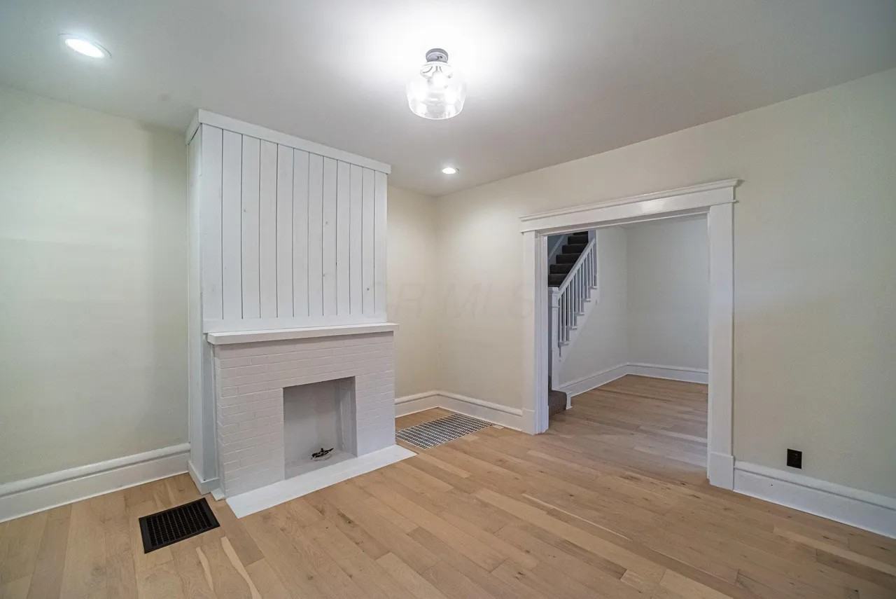 2440 Summit St #NA - Photo 4 of 14