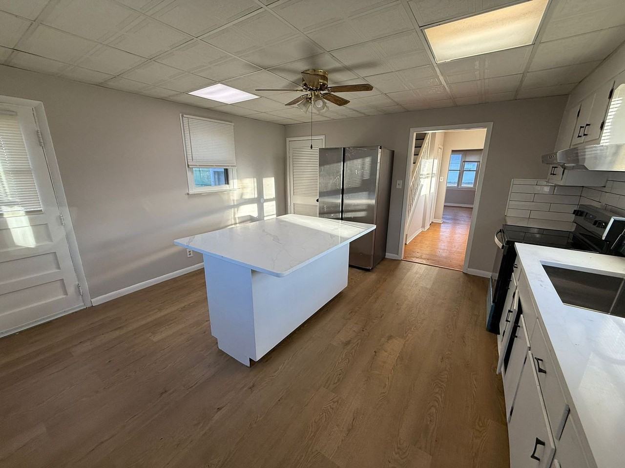 213 Emerson St - Photo 7 of 30