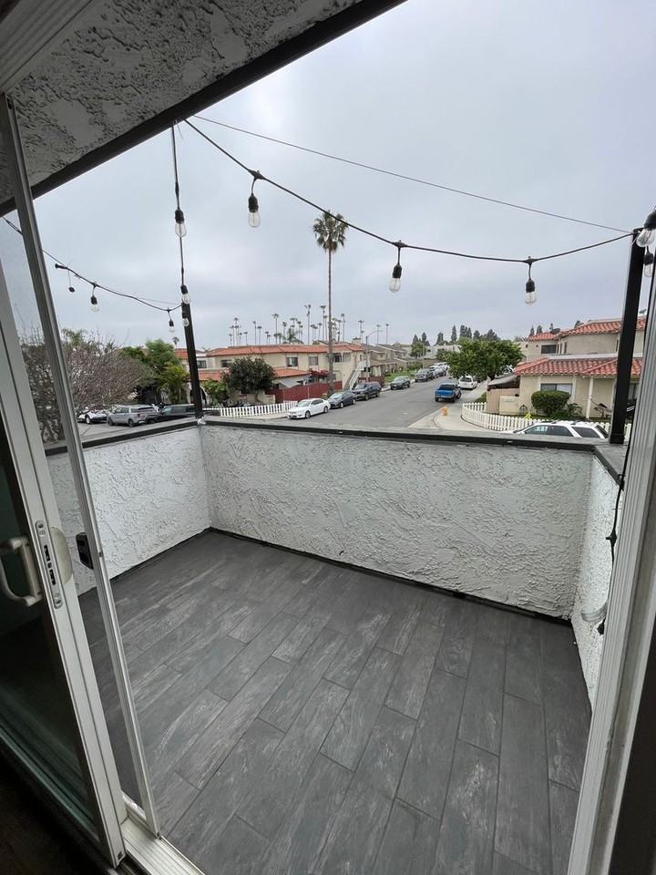 CONSTANTINE SEVEN SEAS (#702) - Photo 3 of 44