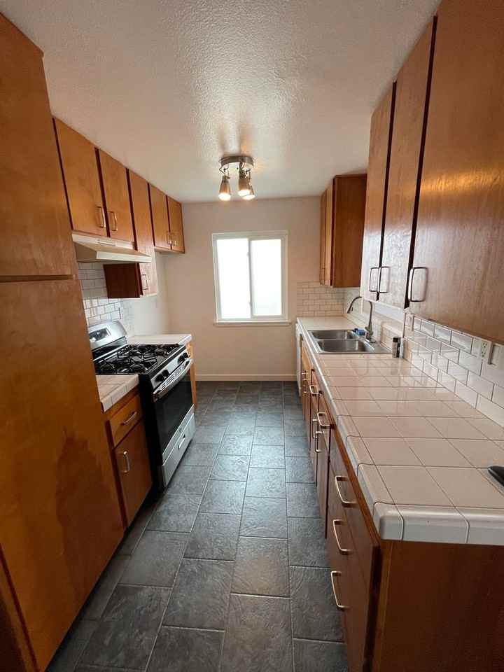 CONSTANTINE SEVEN SEAS (#702) - Photo 7 of 44