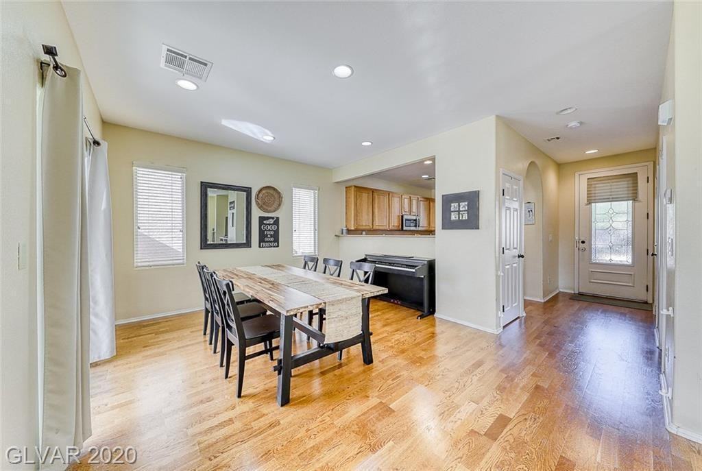 1049 Garnet Ridge Ct - Photo 3 of 32