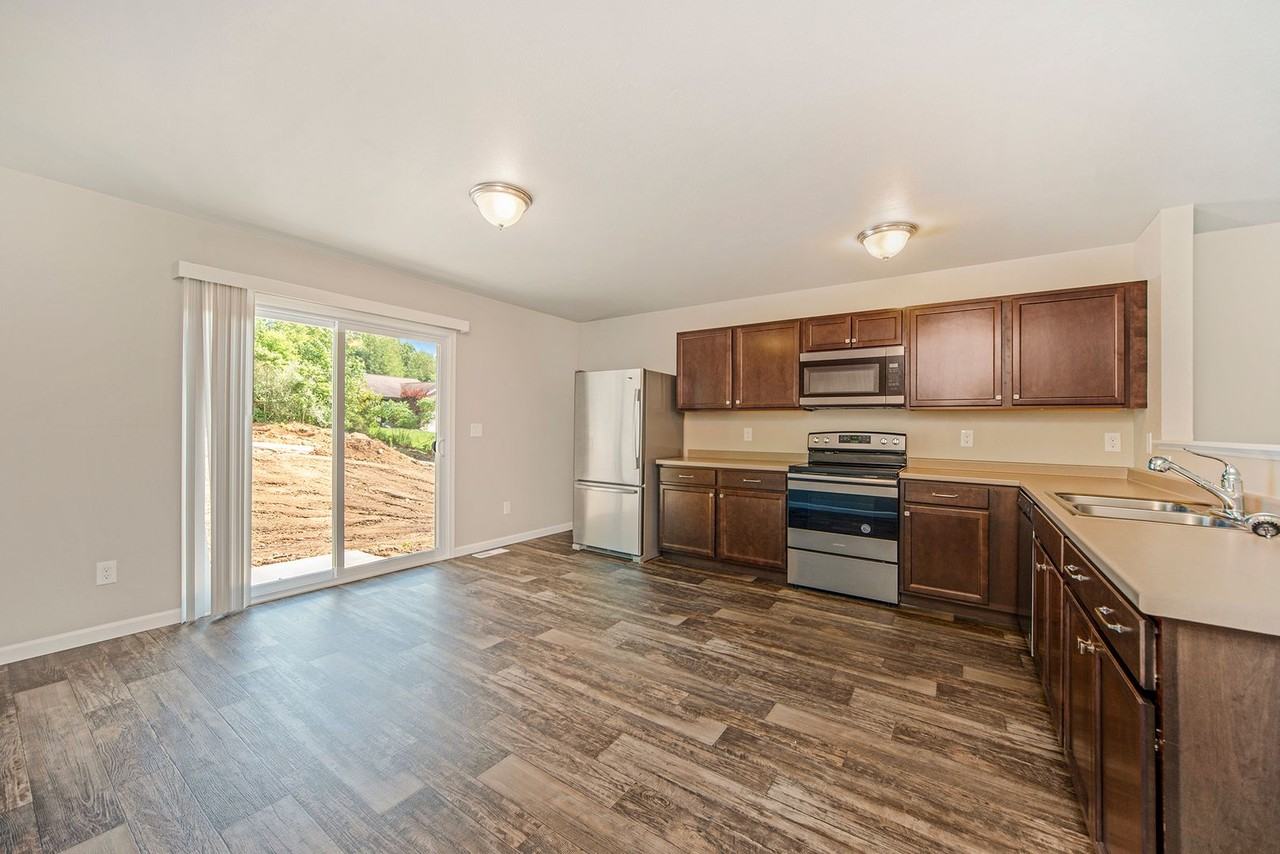 431 Pioneer Dr - Photo 2 of 19