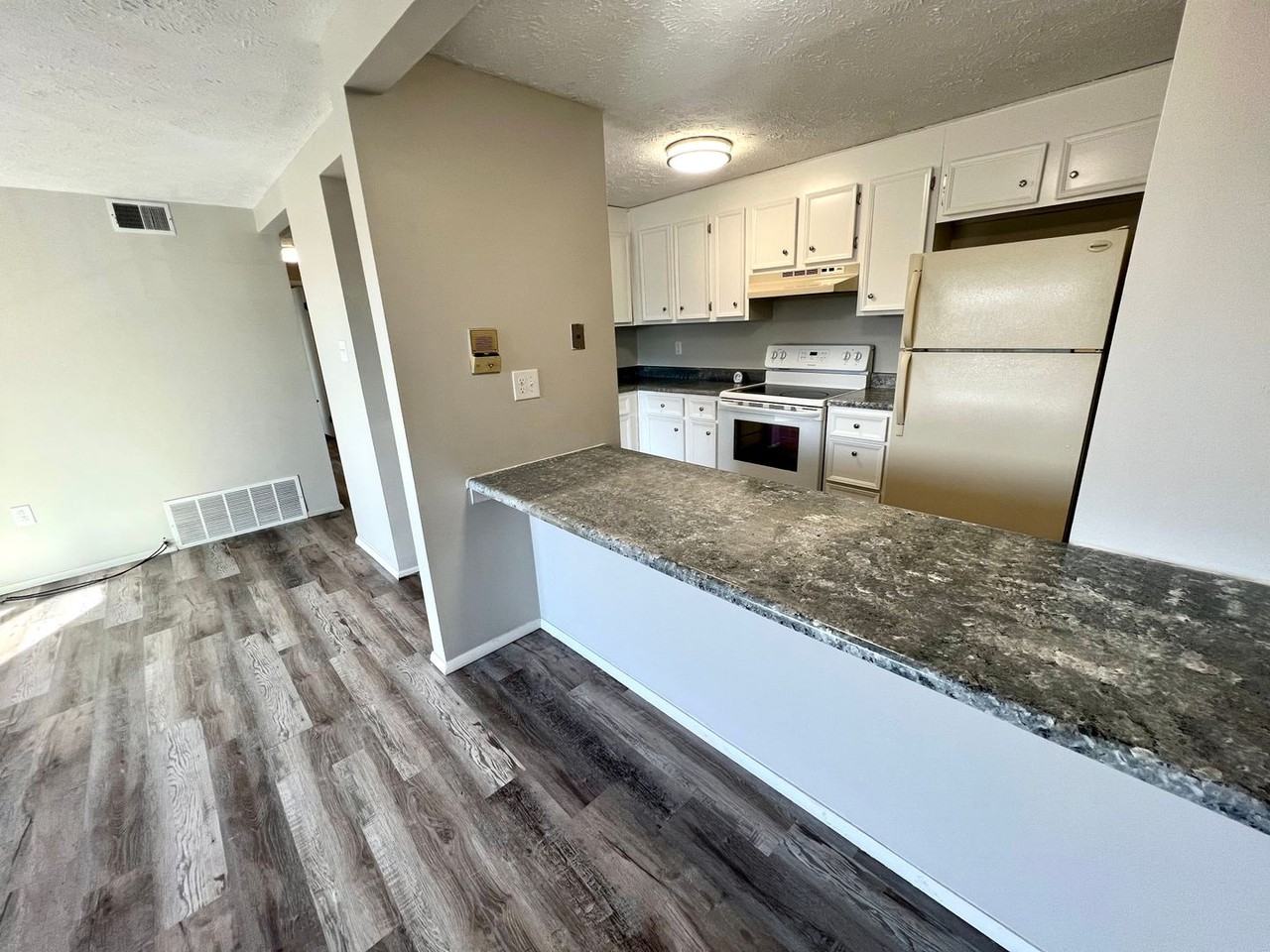 8109 Revere Pl - Photo 6 of 29