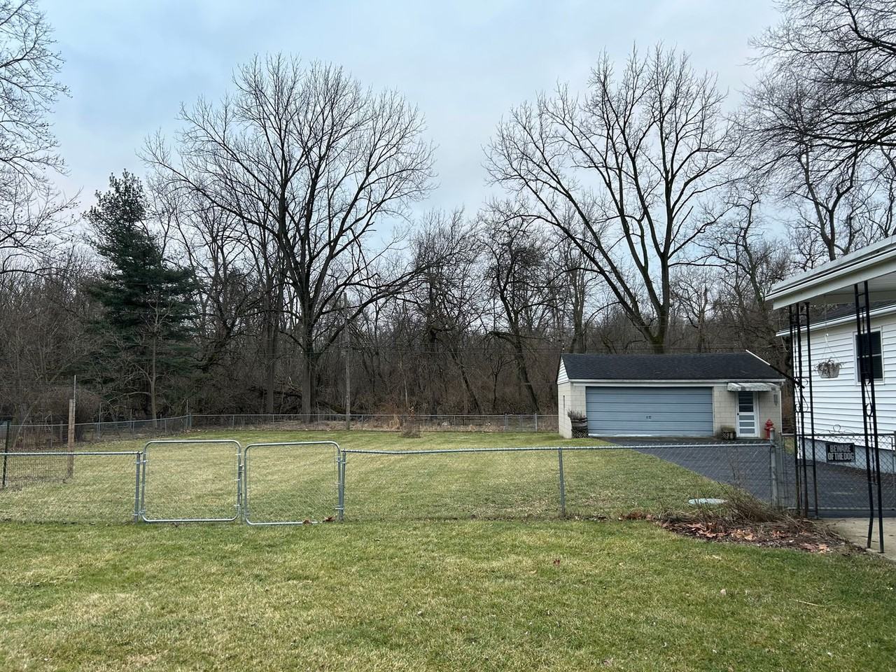 475 W Kanawha Ave - Photo 3 of 24