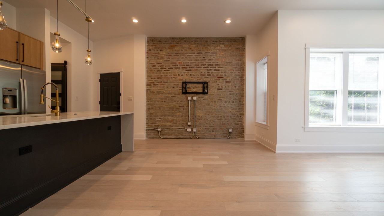 4747 N Beacon St #3N - Photo 7 of 27