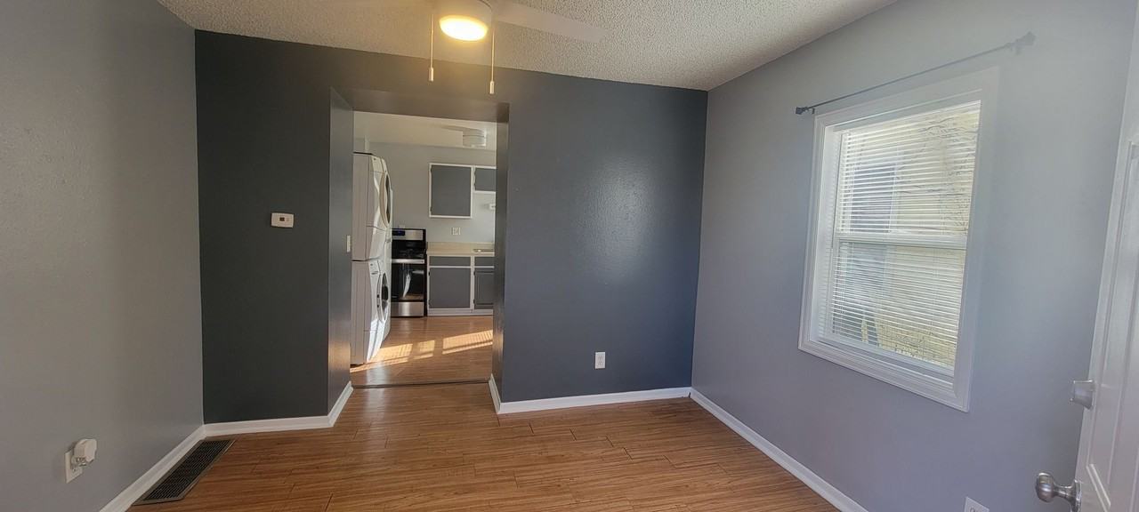 132 132 1/2 Greenwood Ave - 132 Greenwood - Photo 3 of 12