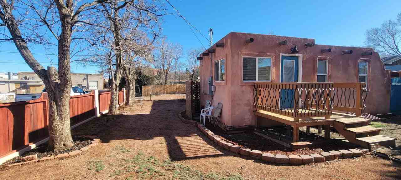 127 Railroad St - Photo 3 of 18