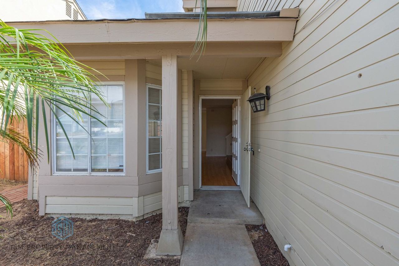 11858 Liverpool Ln - Photo 2 of 19