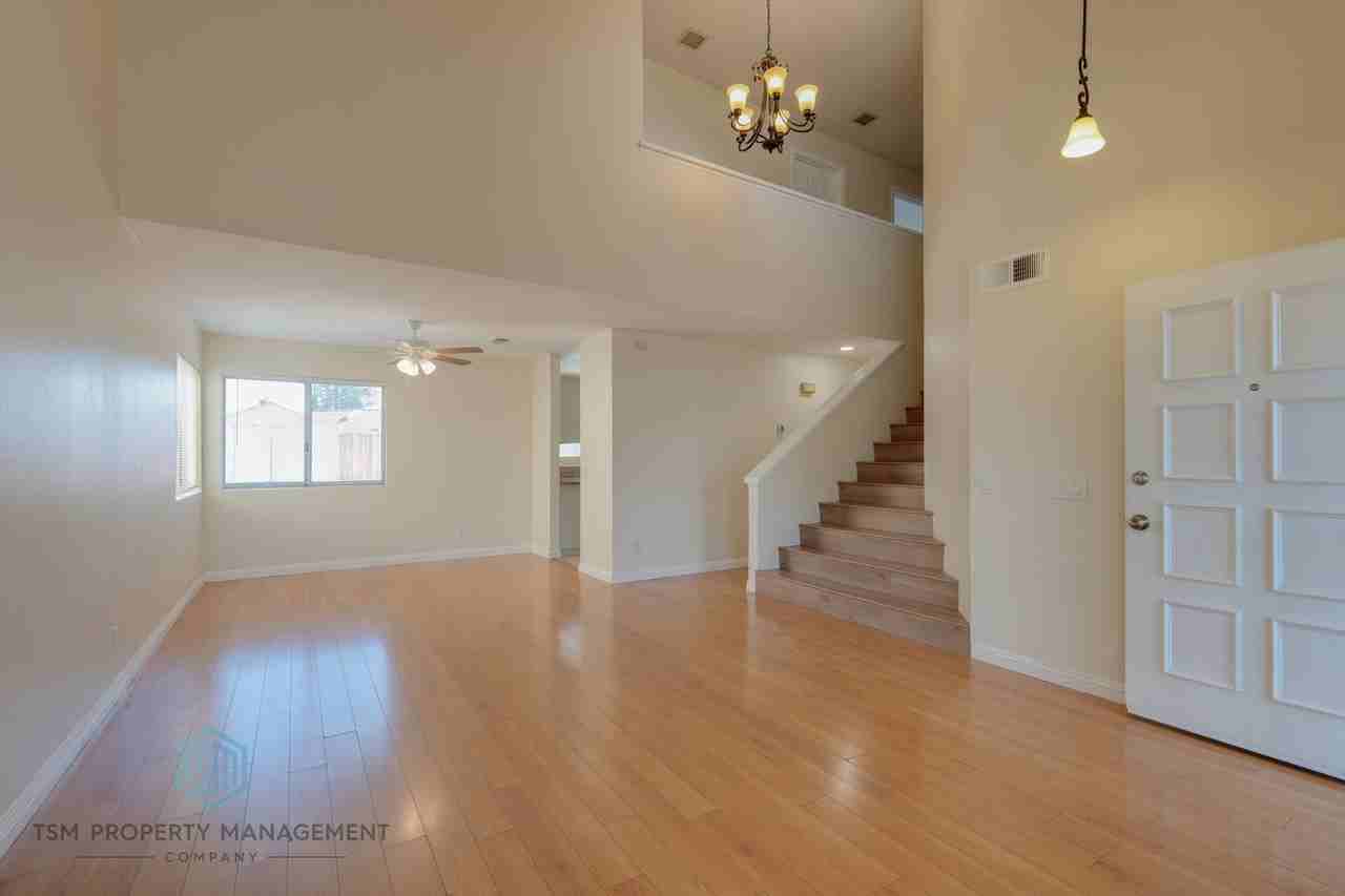 11858 Liverpool Ln - Photo 3 of 19