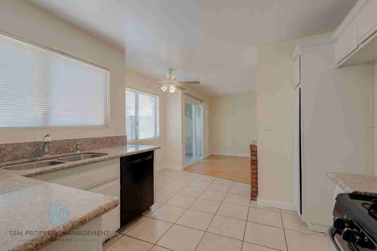 11858 Liverpool Ln - Photo 5 of 19