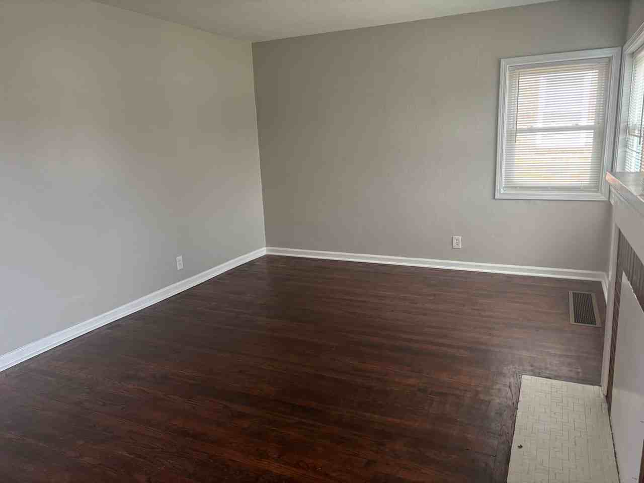 6625 Thurston Ave - Photo 2 of 15