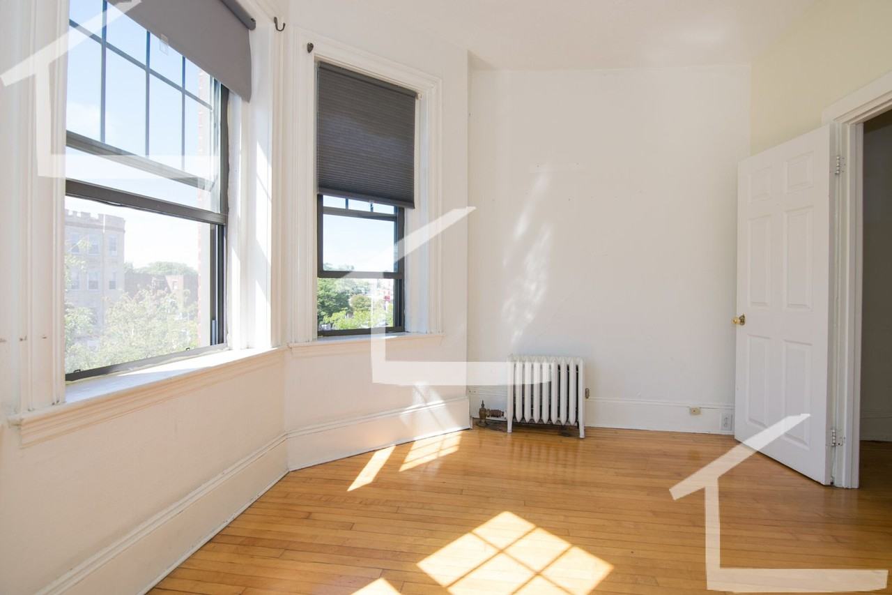 27 Brighton Ave - Photo 2 of 10