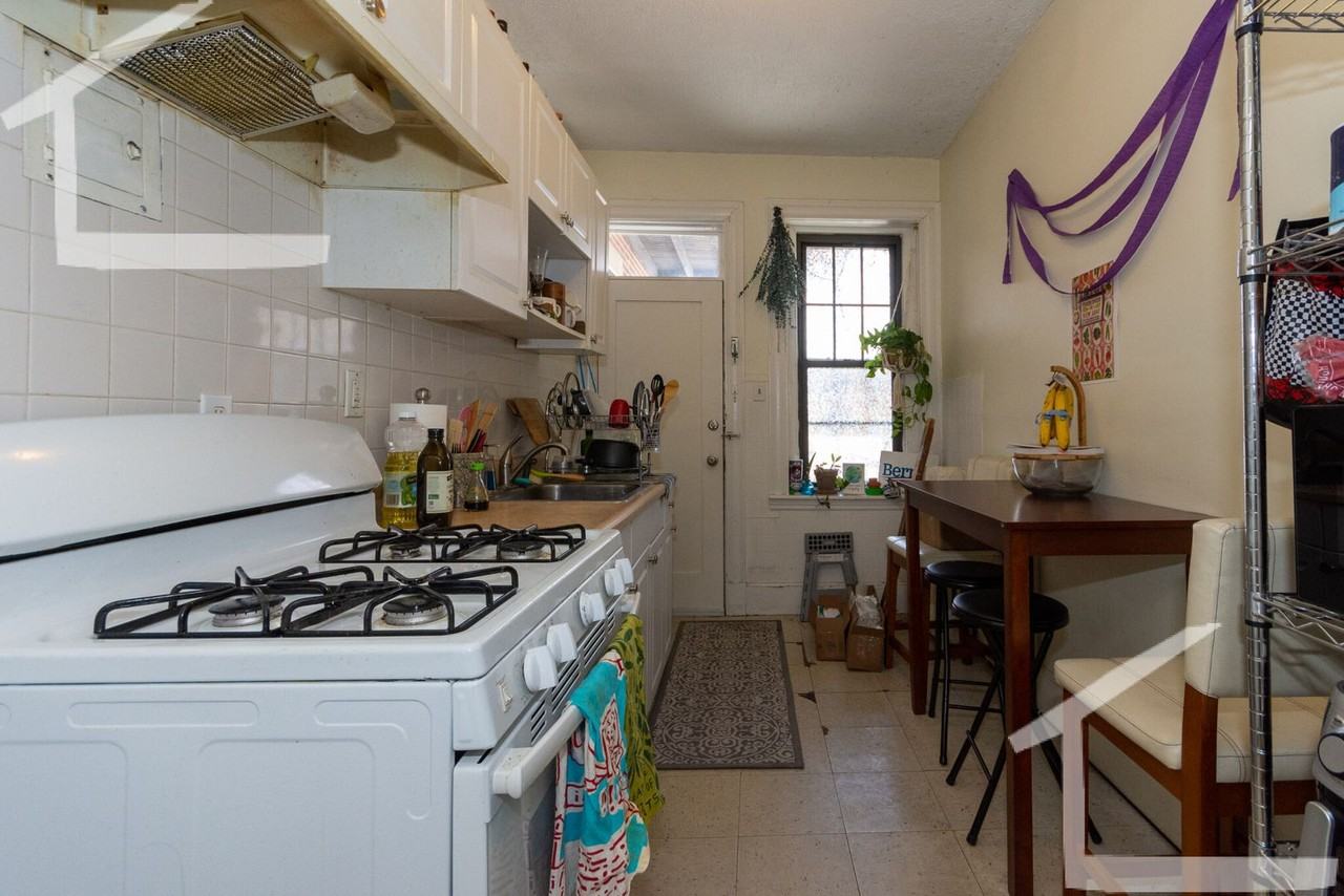 27 Brighton Ave - Photo 7 of 10