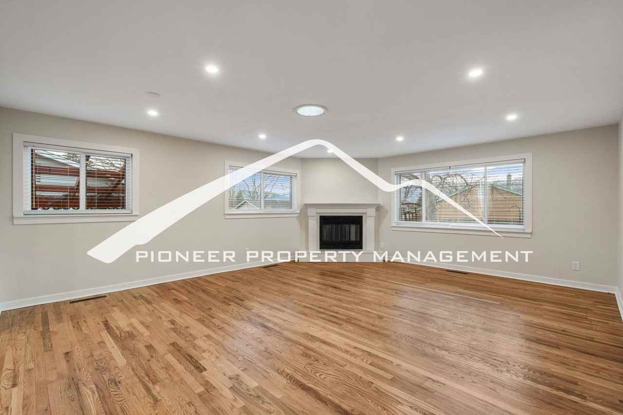 1810 Yuma St - Photo 5 of 26