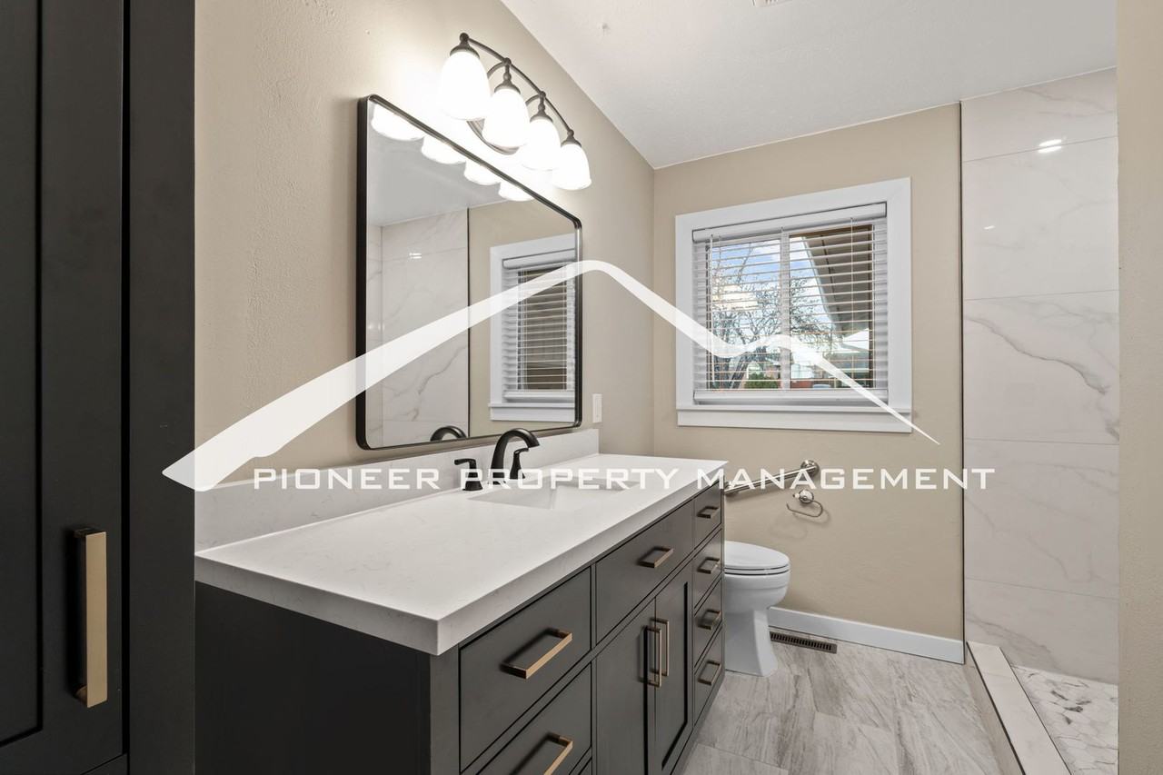 1810 Yuma St - Photo 7 of 26