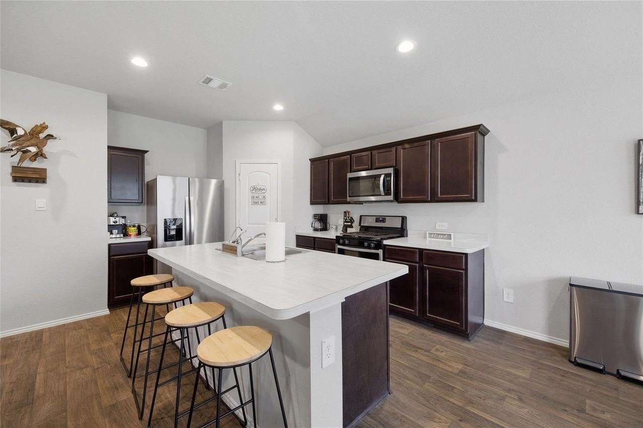 21344 Pine Mill Dr - Photo 3 of 42