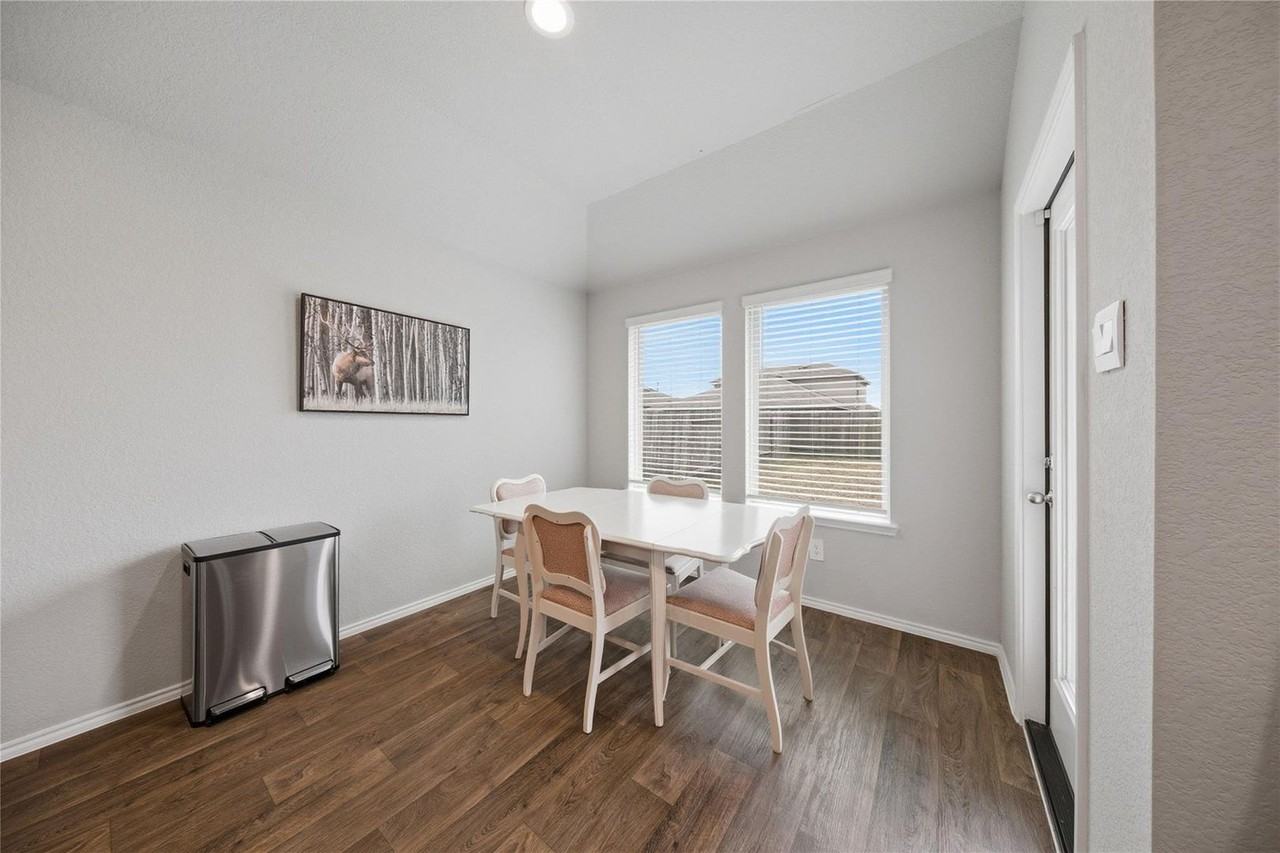 21344 Pine Mill Dr - Photo 4 of 42