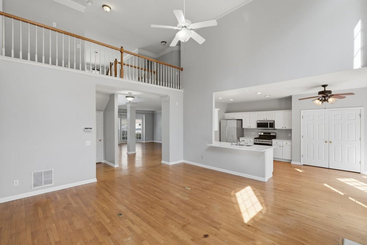 2927 Arbor Creek Ln - Photo 2 of 35