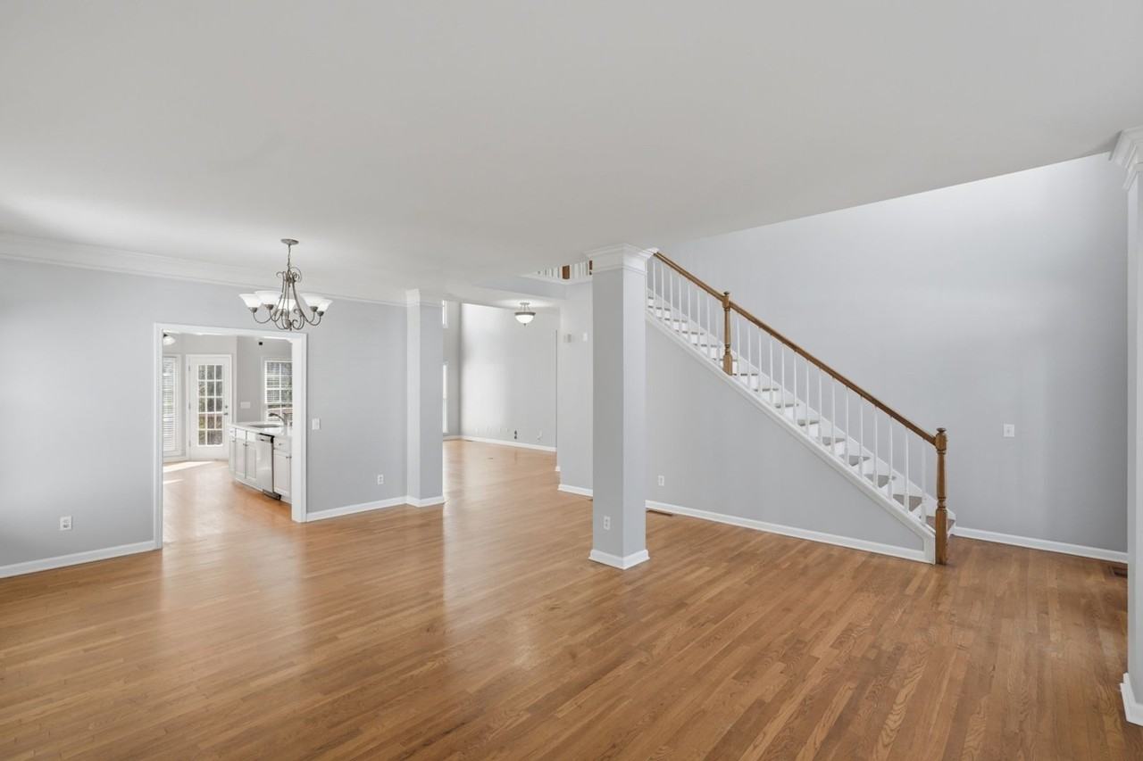 2927 Arbor Creek Ln - Photo 5 of 35