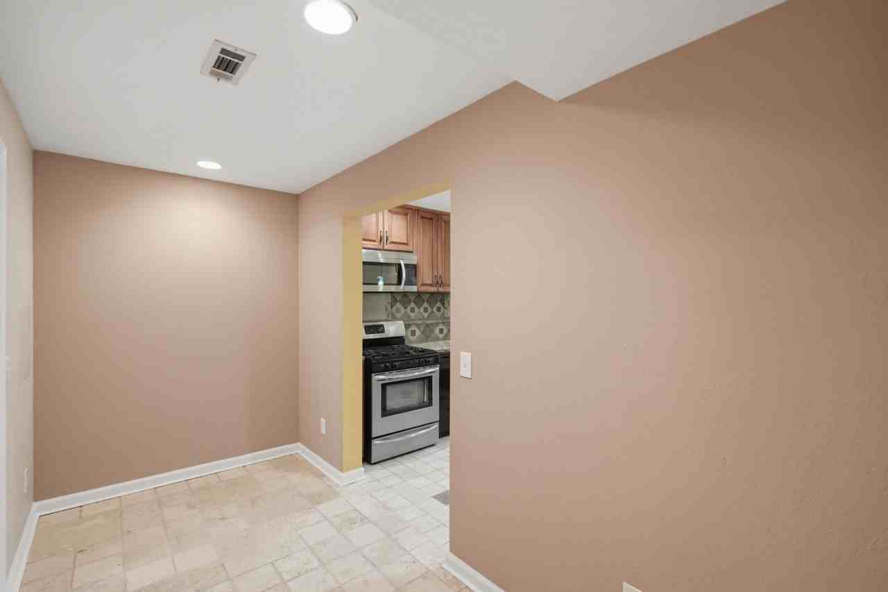 2927 Arbor Creek Ln - Photo 7 of 35