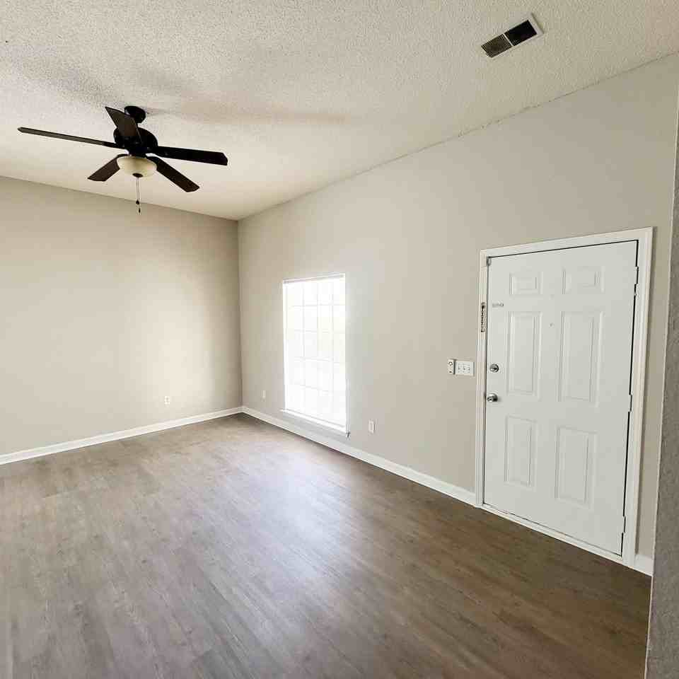 511 Caddis Creek Rd - Photo 2 of 39