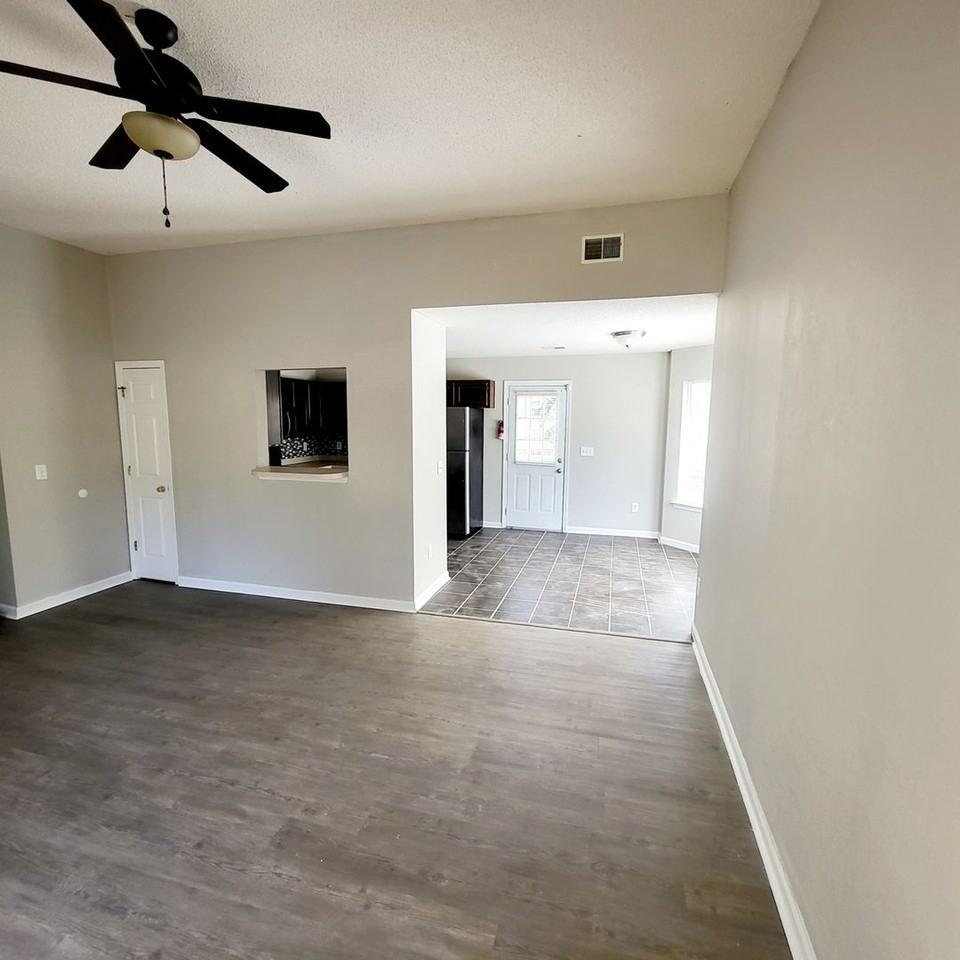 511 Caddis Creek Rd - Photo 5 of 39