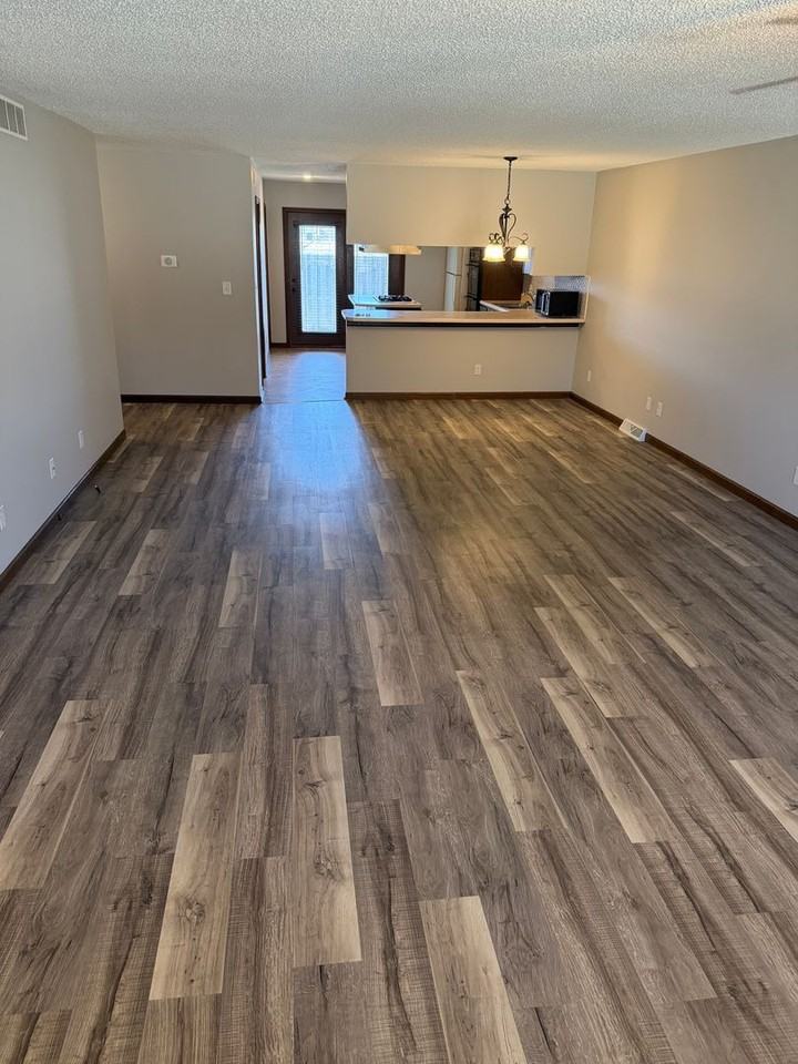 343 Bellerive Rd - Photo 2 of 6