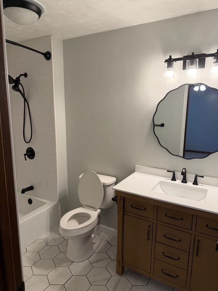 343 Bellerive Rd - Photo 5 of 6