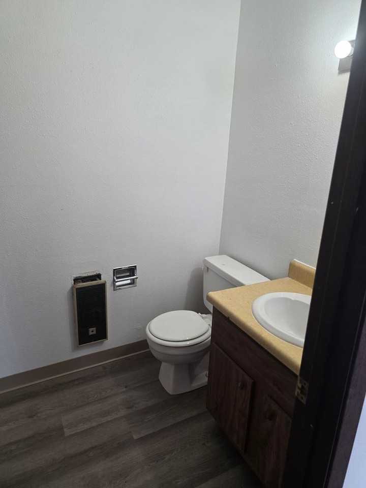 1409 Belle Plaine - Photo 5 of 17